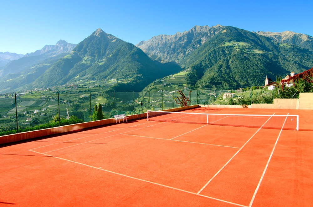 <b>Tennisplatz mit Ausblick