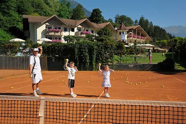 <b>Tennistraining für Jung und Alt, Klein und Groß