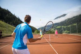 Tennishotel-Andreus-Resort-Italien-TennisTraveller-Tennis